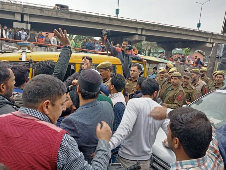 Thousands of ReT teachers hit streets to mark protest for various demands