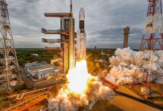 India successfully launches Mission to the Moon