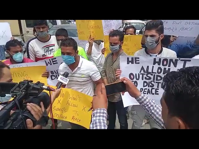 Protests in Kashmir Capital against setting up of wine shops