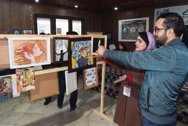 SATRANG: Young artists displayed their creative work through paintings in Srinagar